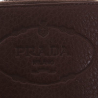 Prada Täschchen/Portemonnaie aus Leder in Braun