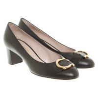 Salvatore Ferragamo pumps in nero