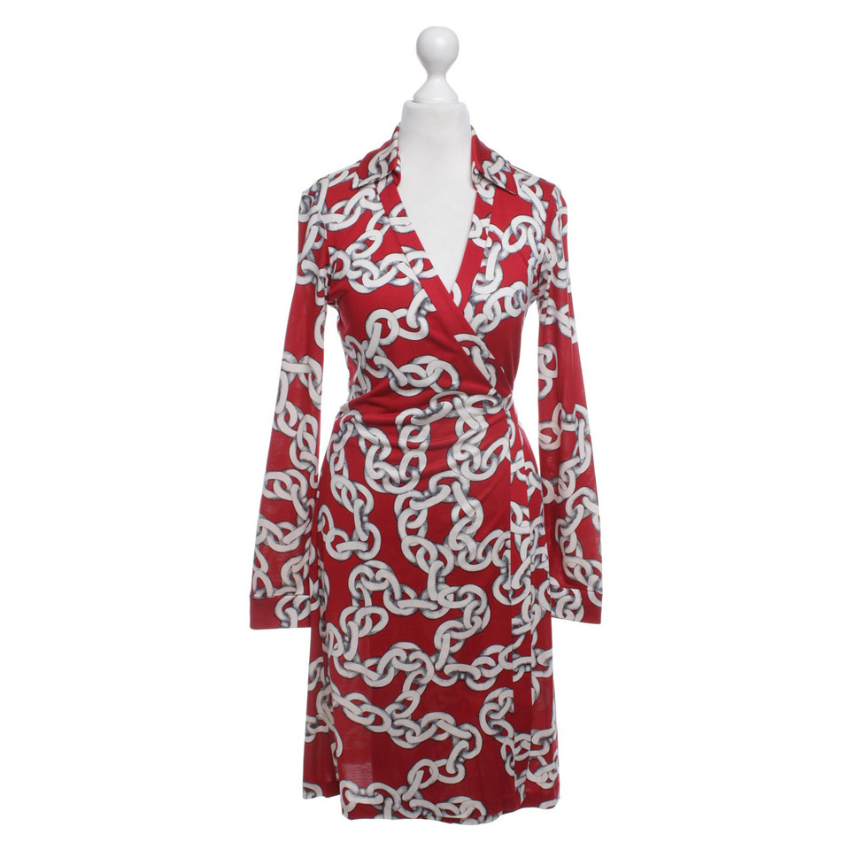 Diane Von Furstenberg wrap dress couleur rouge avec motif motif blanc