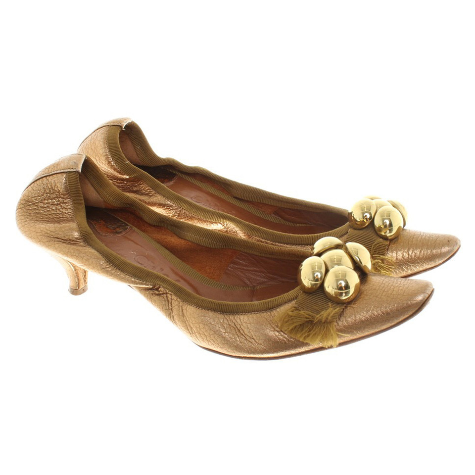 Chloé Goldfarbene Pumps