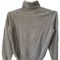 D&G Cashmere sweater with V-neck