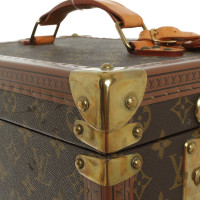 Louis Vuitton Beautycase made of canvas in brown