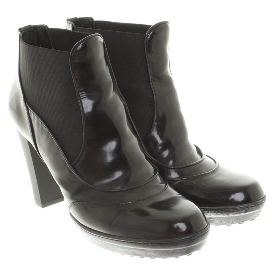 Tod's Boots made of patent leather