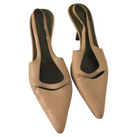 Gucci Pumps/Peeptoes aus Leder in Beige