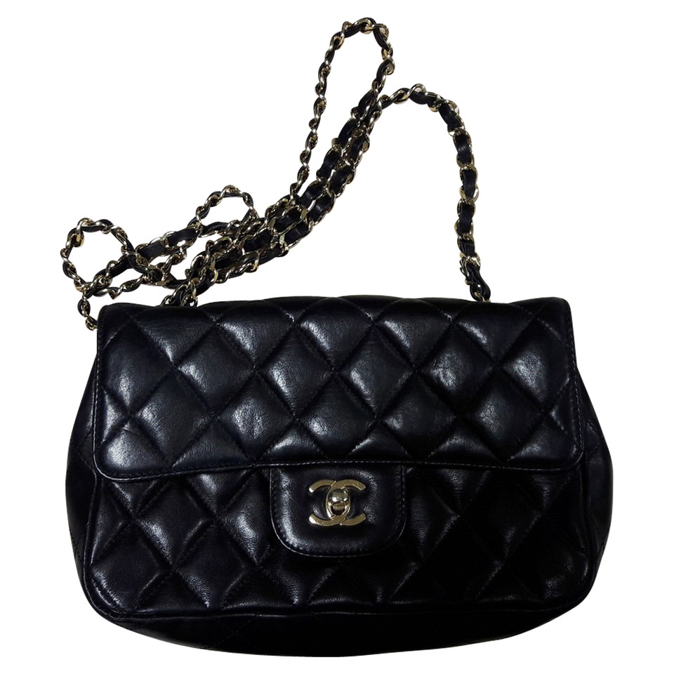 Chanel Classic Flap Bag Extra Mini Leather in Black