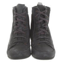 Humanoid Ankle boots for lacing
