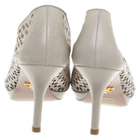 Prada Pumps/Peeptoes Leer in Beige