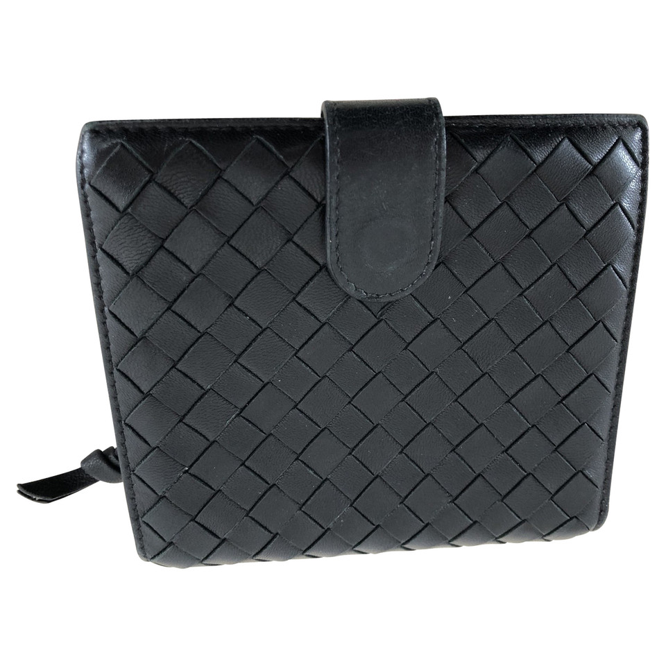 Bottega Veneta Täschchen/Portemonnaie aus Leder in Schwarz