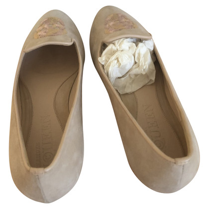 Alexander McQueen Slippers/Ballerina's Suède in Crème