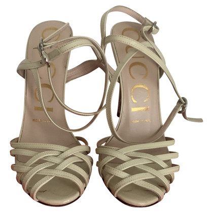 Gucci Sandals Patent leather in Beige