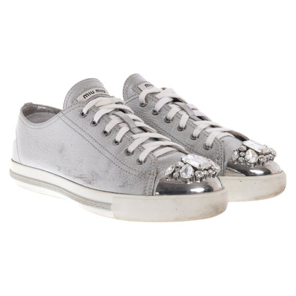 Miu Miu Sneakers aus Leder in Silbern