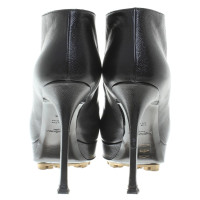 Yves Saint Laurent Boots in zwart
