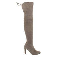 Stuart Weitzman Stiefel aus Wildleder in Grau