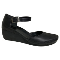 Clarks Sandals Leather in Black