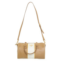 Prada Handtasche aus Leder in Beige