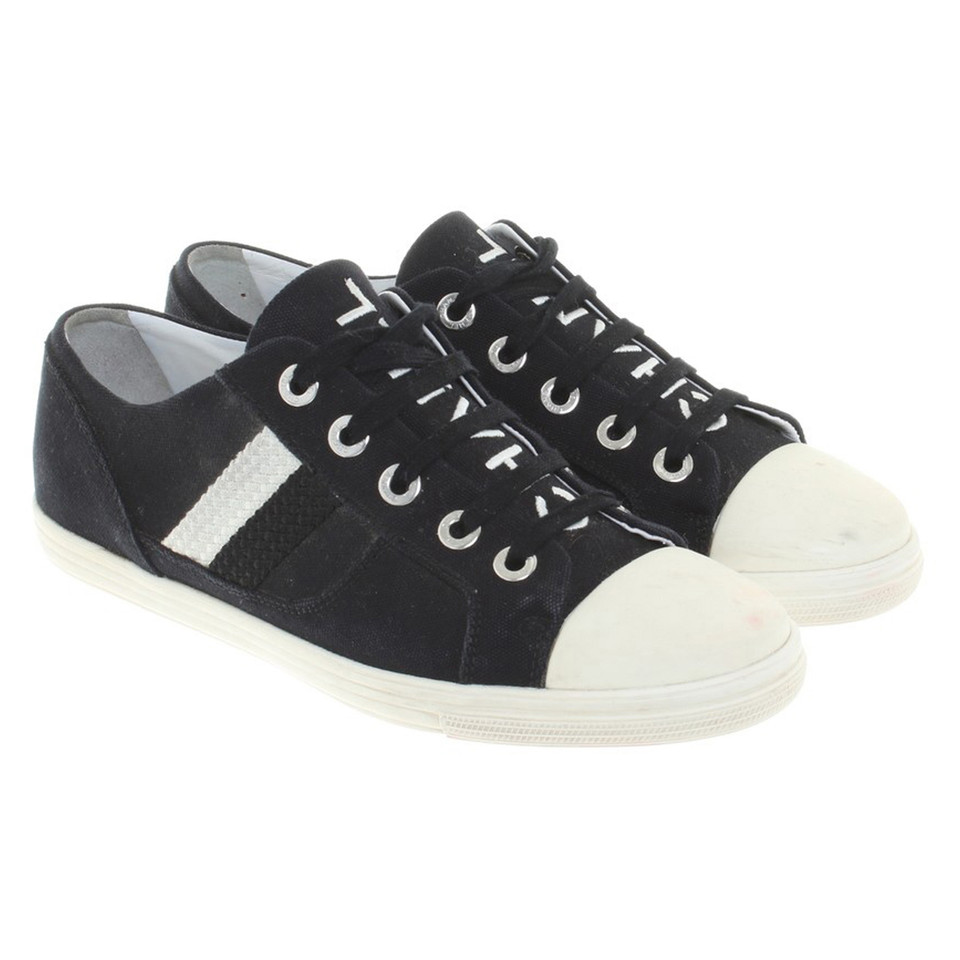 Chanel Sneakers in Schwarz/Weiß