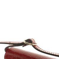Gucci Umhängetasche aus rotem Lackleder