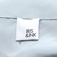 Iris & Ink Oberteil aus Seide in Grau