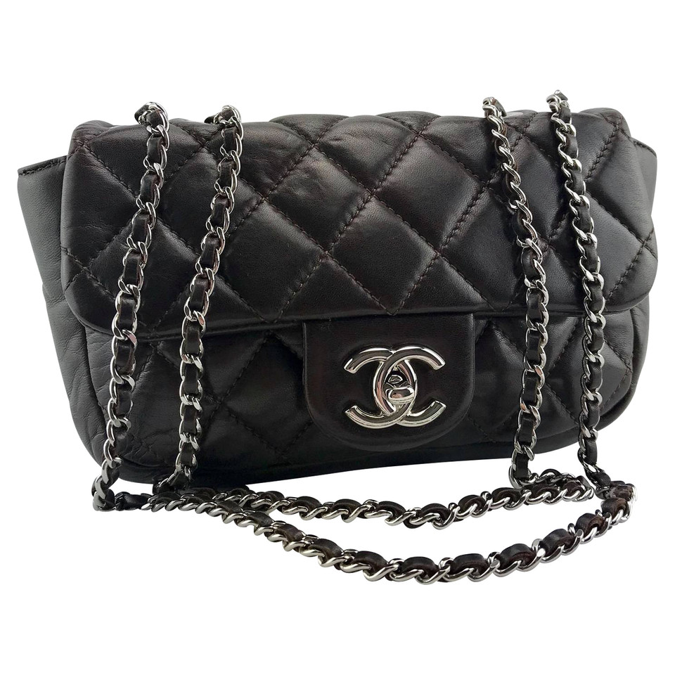 Chanel Classic Flap Bag New Mini aus Leder in Silbern