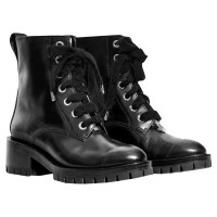 3.1 Phillip Lim bottes