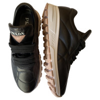 Prada Sneaker in Pelle in Crema