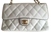 Chanel Classic Flap Bag Medium Leer in Crème