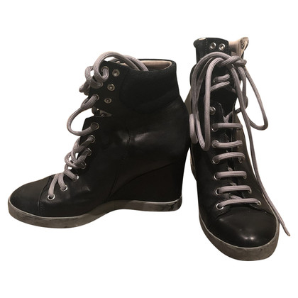 See By Chloé Chaussures à lacets en Cuir en Noir
