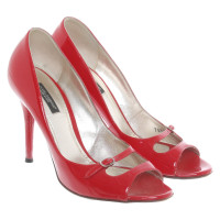 D&G Pumps/Peeptoes aus Lackleder in Rot