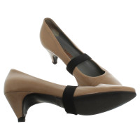 Miu Miu pumps con cinghie elastiche