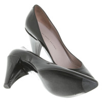 Marc Jacobs pumps made of lacquered leather