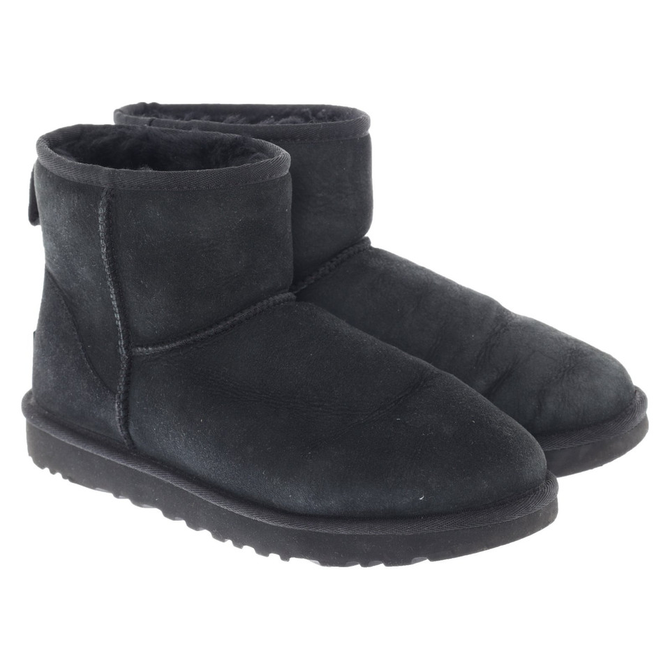 Ugg Australia Ankle boots Leather in Black