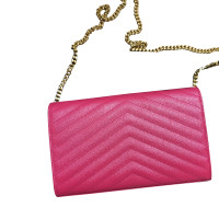 Yves Saint Laurent Borsa a tracolla in Pelle in Fucsia