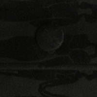 Moschino Schwarzer Mantel mit Muster