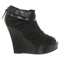 Givenchy Wedges in black