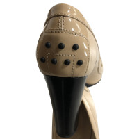 Tod's Pumps/Peeptoes Patent leather in Beige