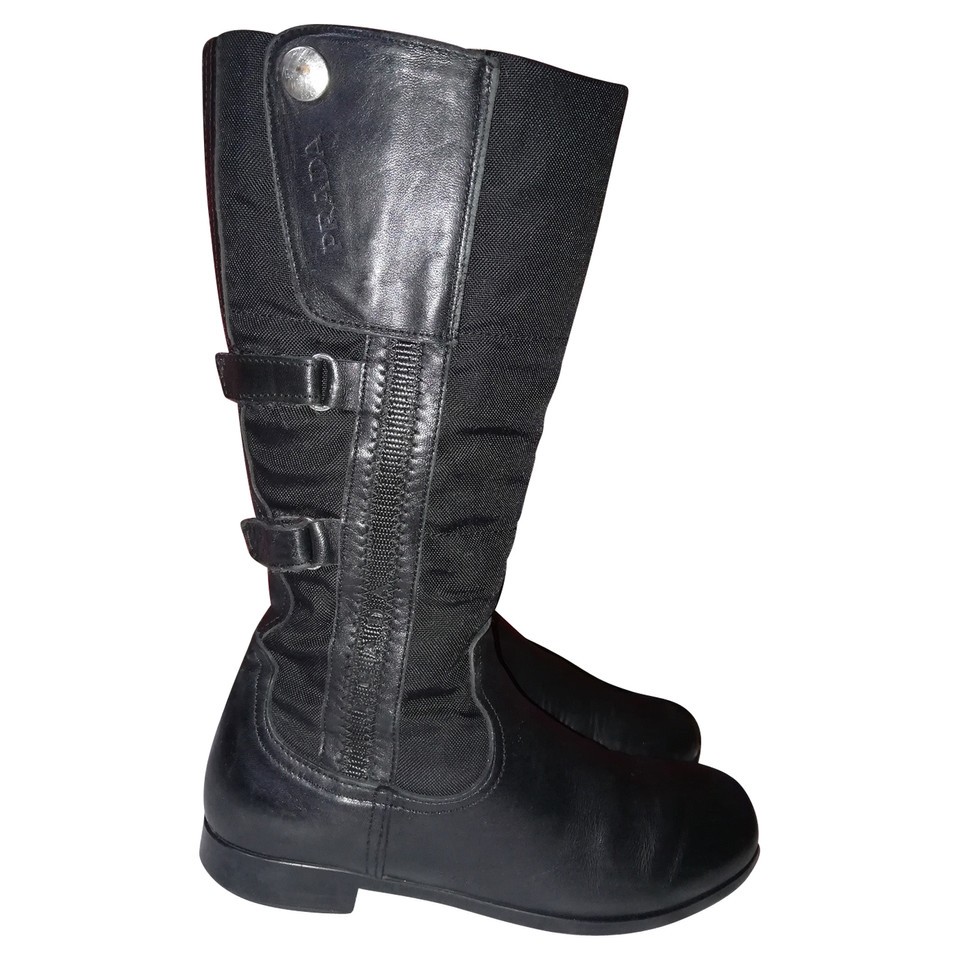 Prada Stiefel aus Leder in Schwarz