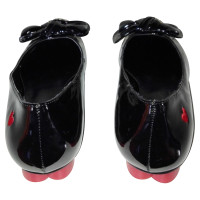 Moschino Love Patent leather slippers with gemstones
