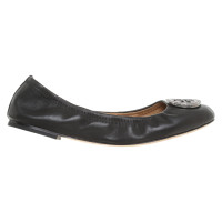 Tory Burch Chaussons/Ballerines en Cuir en Noir