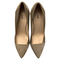 Hugo Boss Pumps/Peeptoes en Cuir en Beige