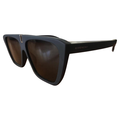 Givenchy Sunglasses in Black