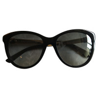 Gucci Sunglasses in black