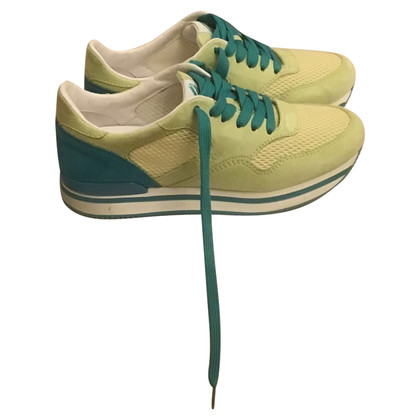 Hogan Sneakers aus Wildleder in Grün
