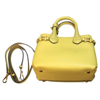 Burberry Handbag in giallo