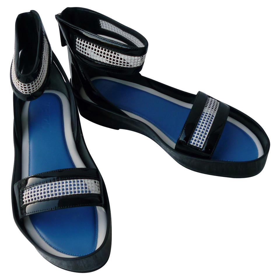 Kenzo Sandals Patent leather in Black