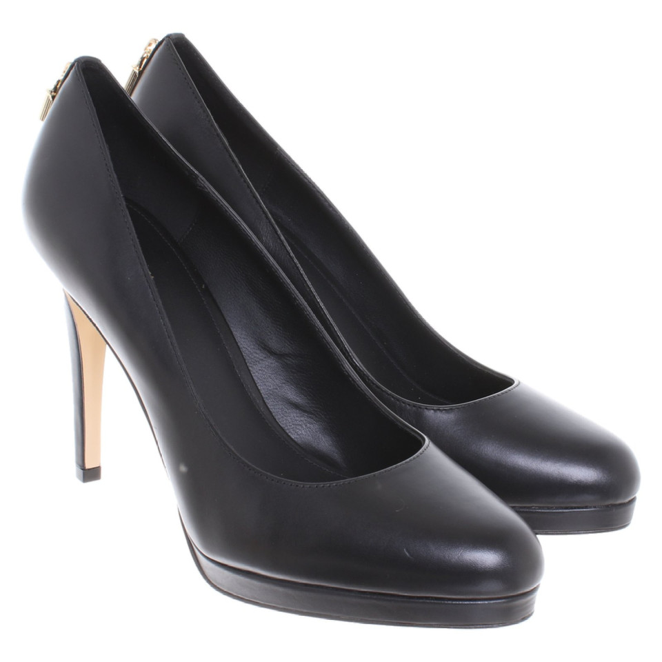 Michael Kors Pumps/Peeptoes aus Leder in Schwarz