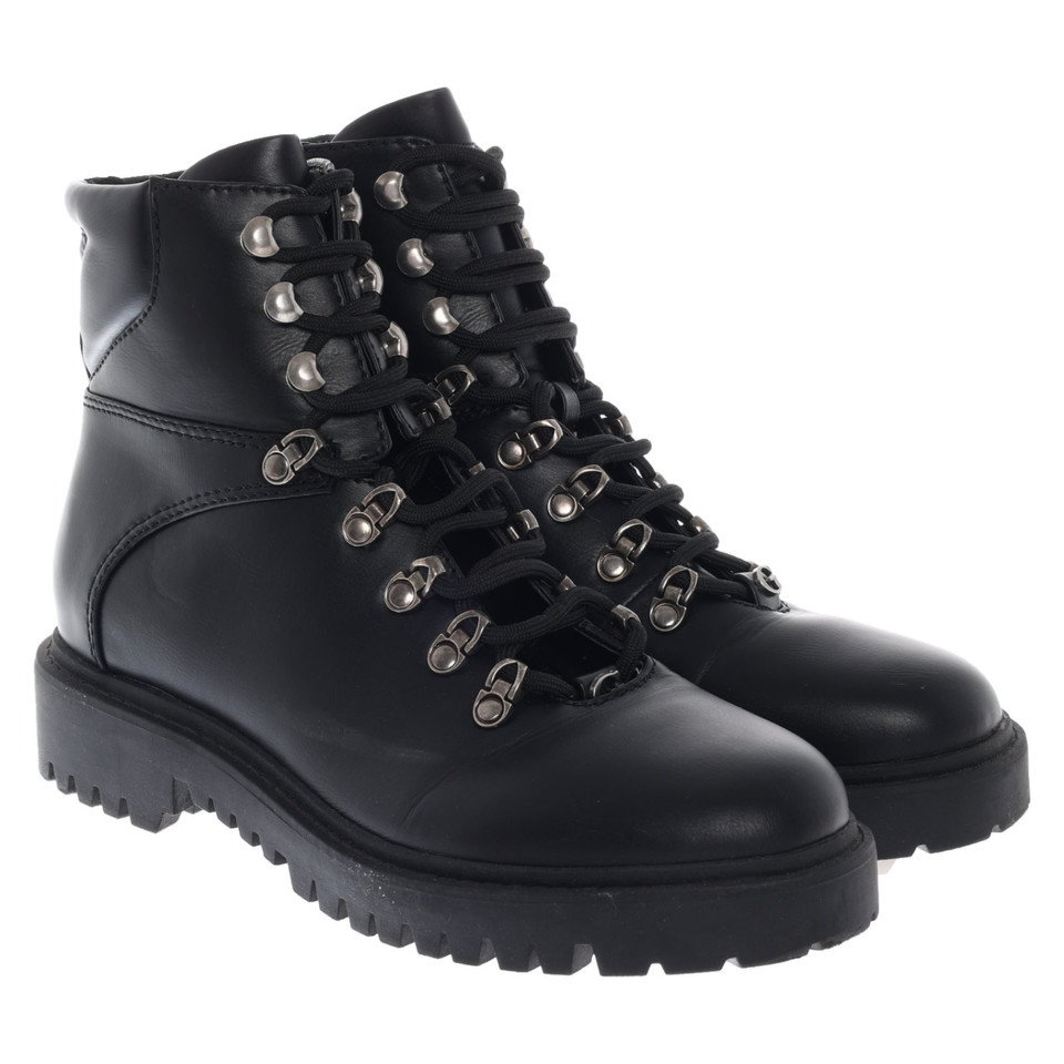 Guess Boots in Black