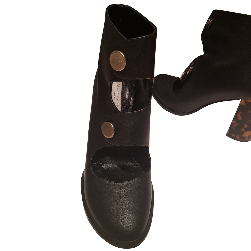 Stella McCartney Stiefeletten aus Leder in Schwarz