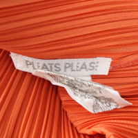 Pleats Please Top in oranje