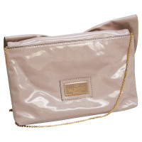 Valentino Garavani Handtasche aus Lackleder in Nude