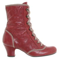 Chie Mihara Stiefeletten aus Leder in Rot